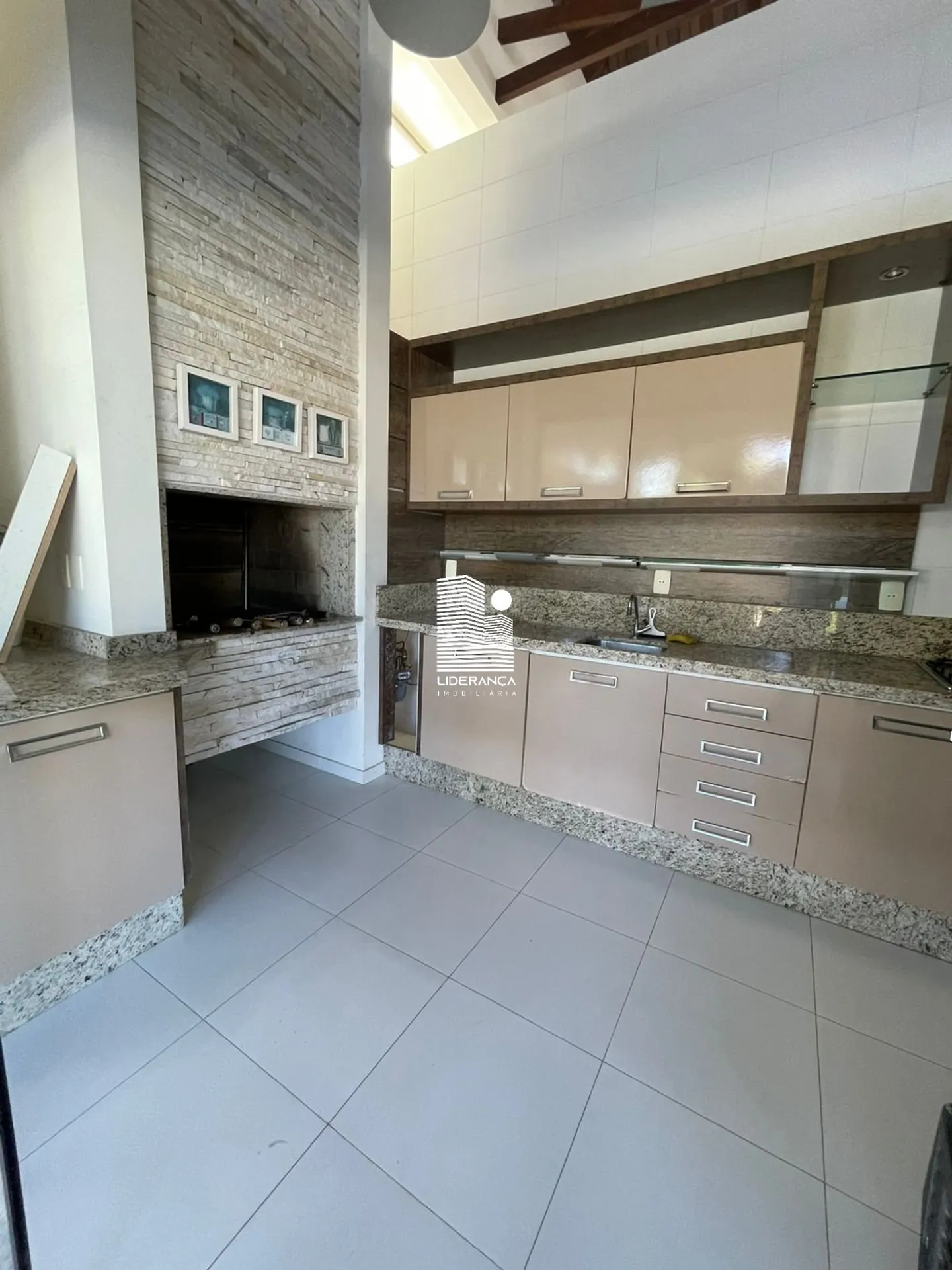 Casa mobiliada com 9 dormitórios e jardim privativo — photo 87