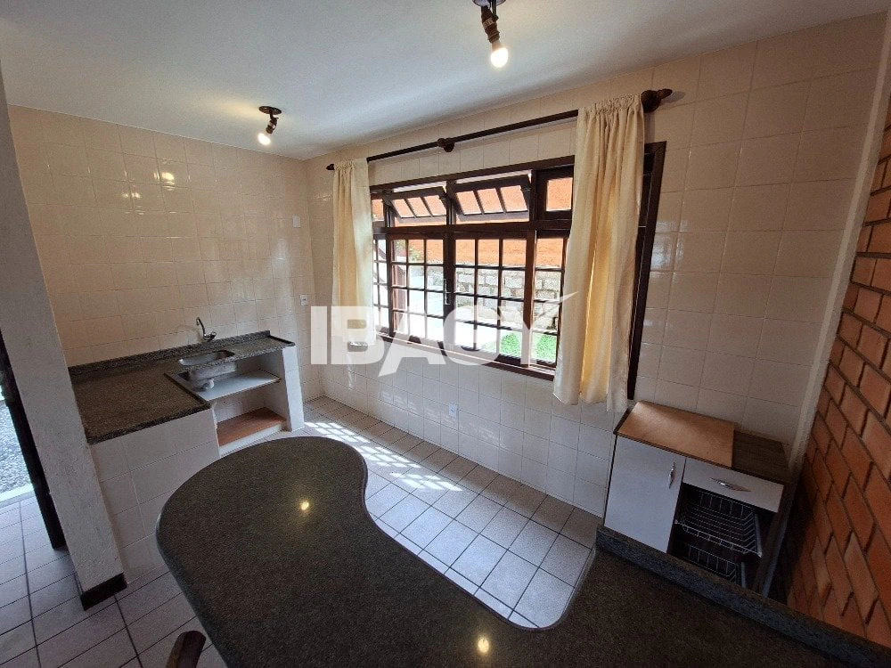 House with 3 bedrooms and a dedicated laundry area — photo 14