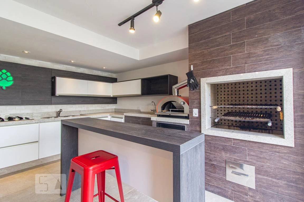Furnished house, 220 m², with a grill on the balcony — photo 25