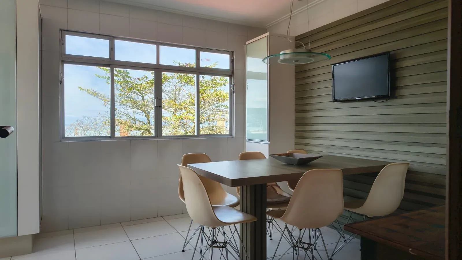 2-bedroom house with a water view in Florianópolis — photo 19