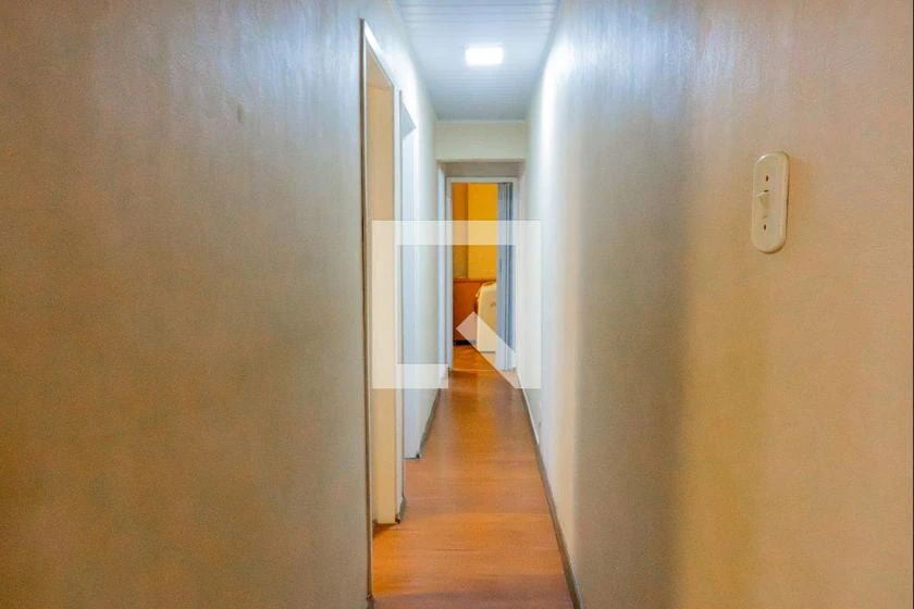 3-bedroom apartment in a building with a pool — photo 6