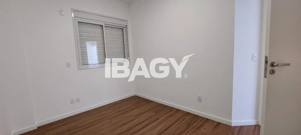 Apartamento de 2 dormitorios con cocina abierta y zona de lavado — photo 9