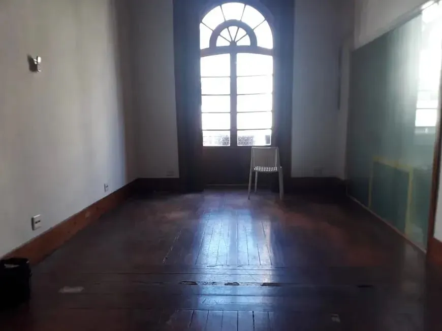 Unfurnished house with 5 bedrooms and 3 bathrooms — photo 14