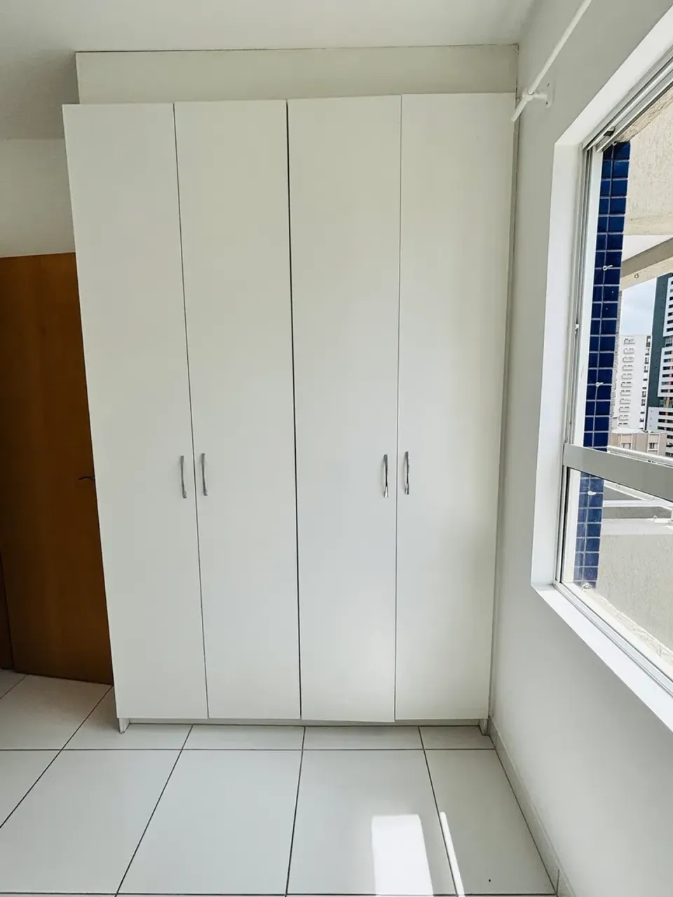 Unfurnished 1-bedroom apartment with balcony, no parking — photo 3