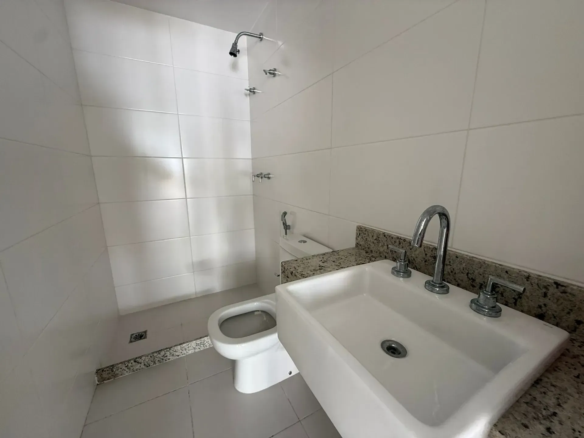 Apartment with balcony, 3 bedrooms and 2 parking spots — photo 30