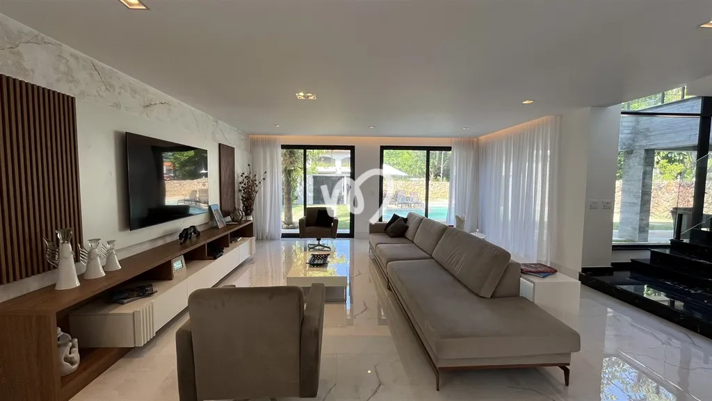 Furnished house with 5 bedrooms and an open-plan kitchen — photo 9