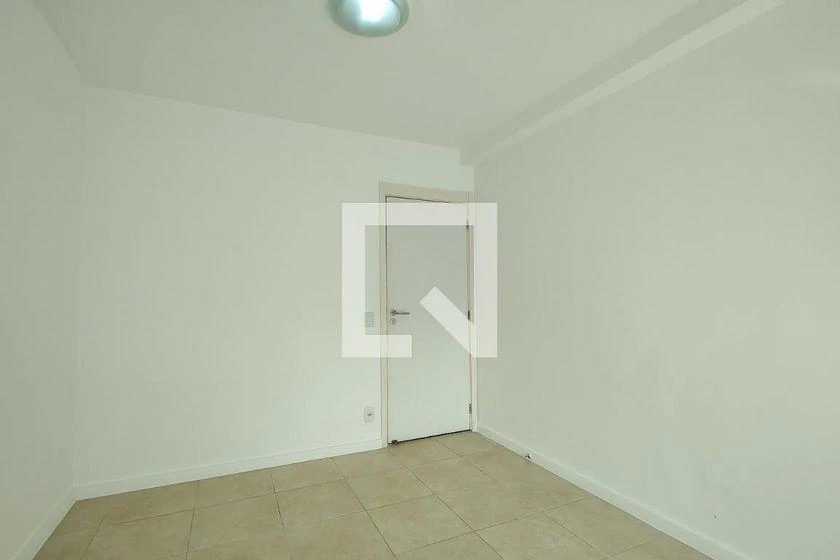 2-bedroom apartment in a building with a gym — photo 20