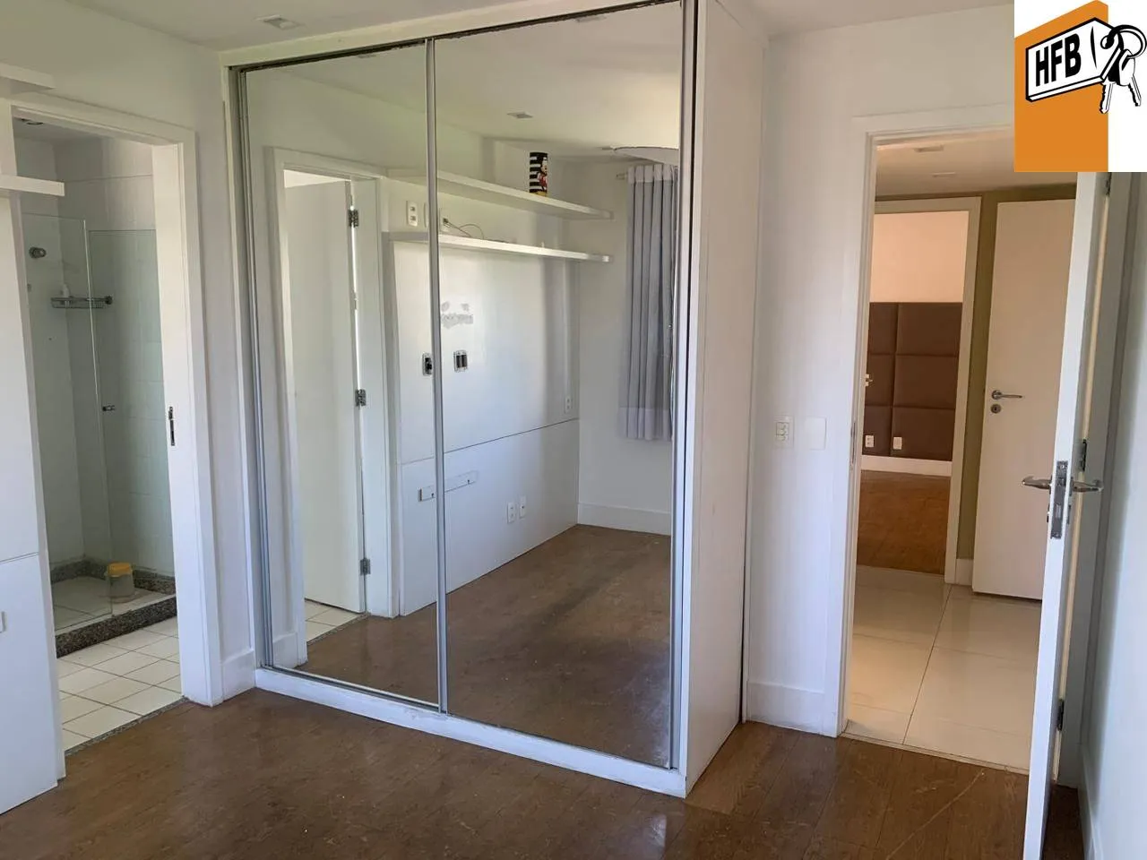 4-bedroom apartment in a building with a pool