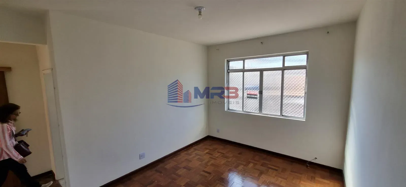 Departamento de 2 dormitorios con piso de madera o laminado — photo 2