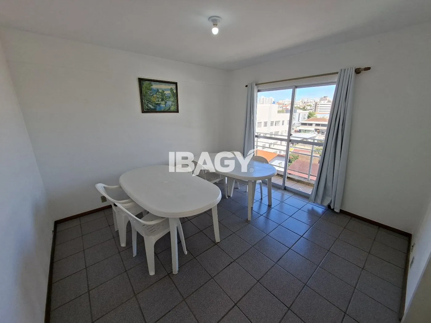 3-bedroom apartment with a home office