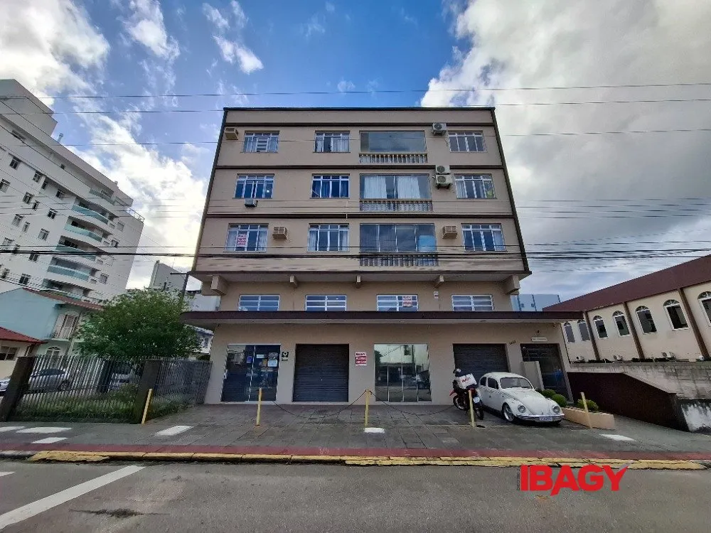 Apartamento sem mobília com 2 quartos e 107 m² — photo 10