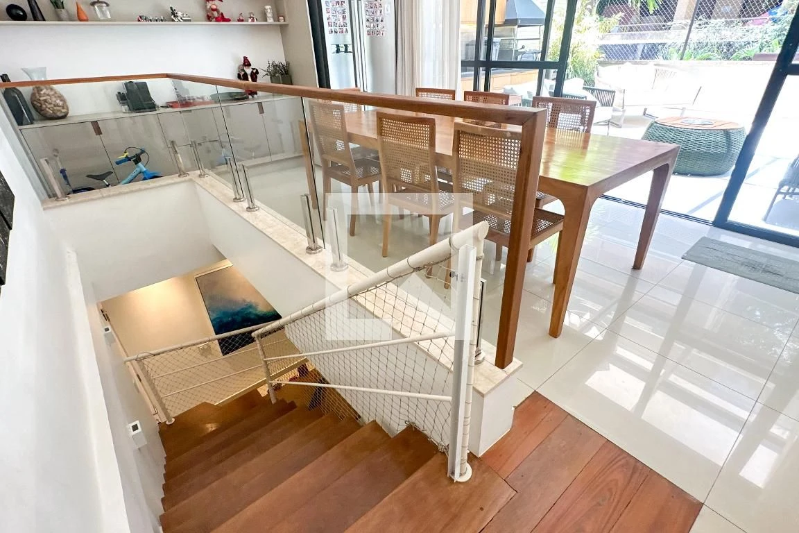 4-bedroom apartment with floor-to-ceiling windows — photo 37