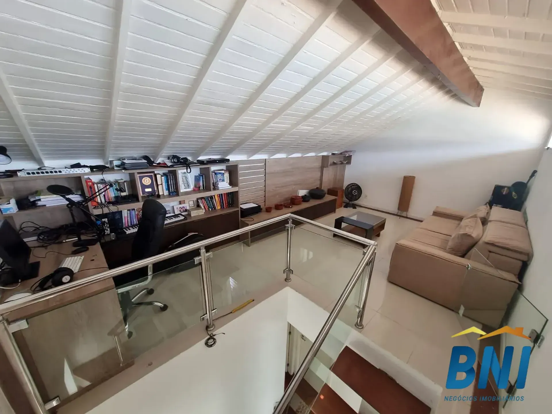 Home office in a 4-bedroom house, 226 m² — photo 9