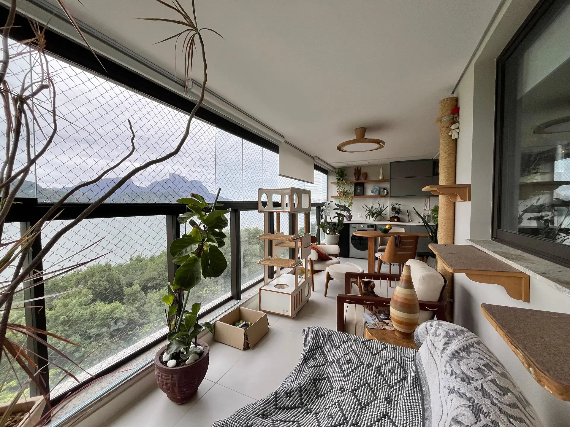 Furnished apartment, 70 m², with a water view — photo 18