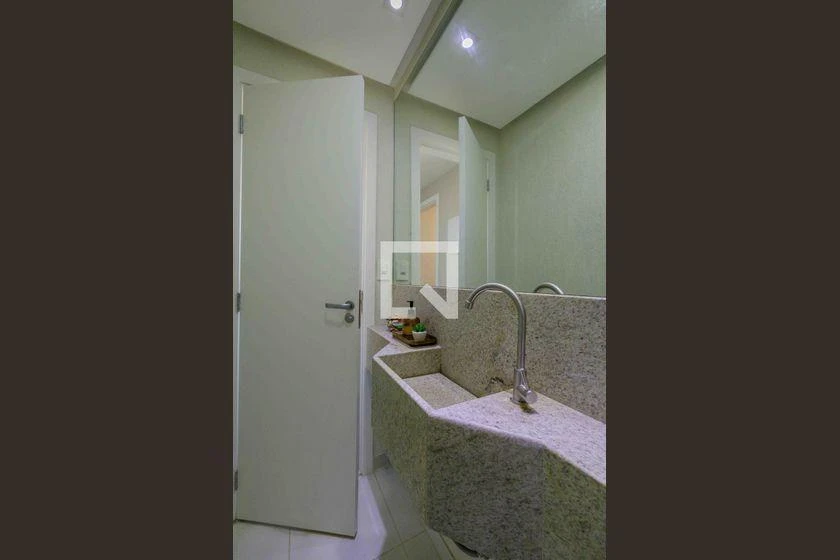Furnished 3-bedroom apartment with 264 m² — photo 47