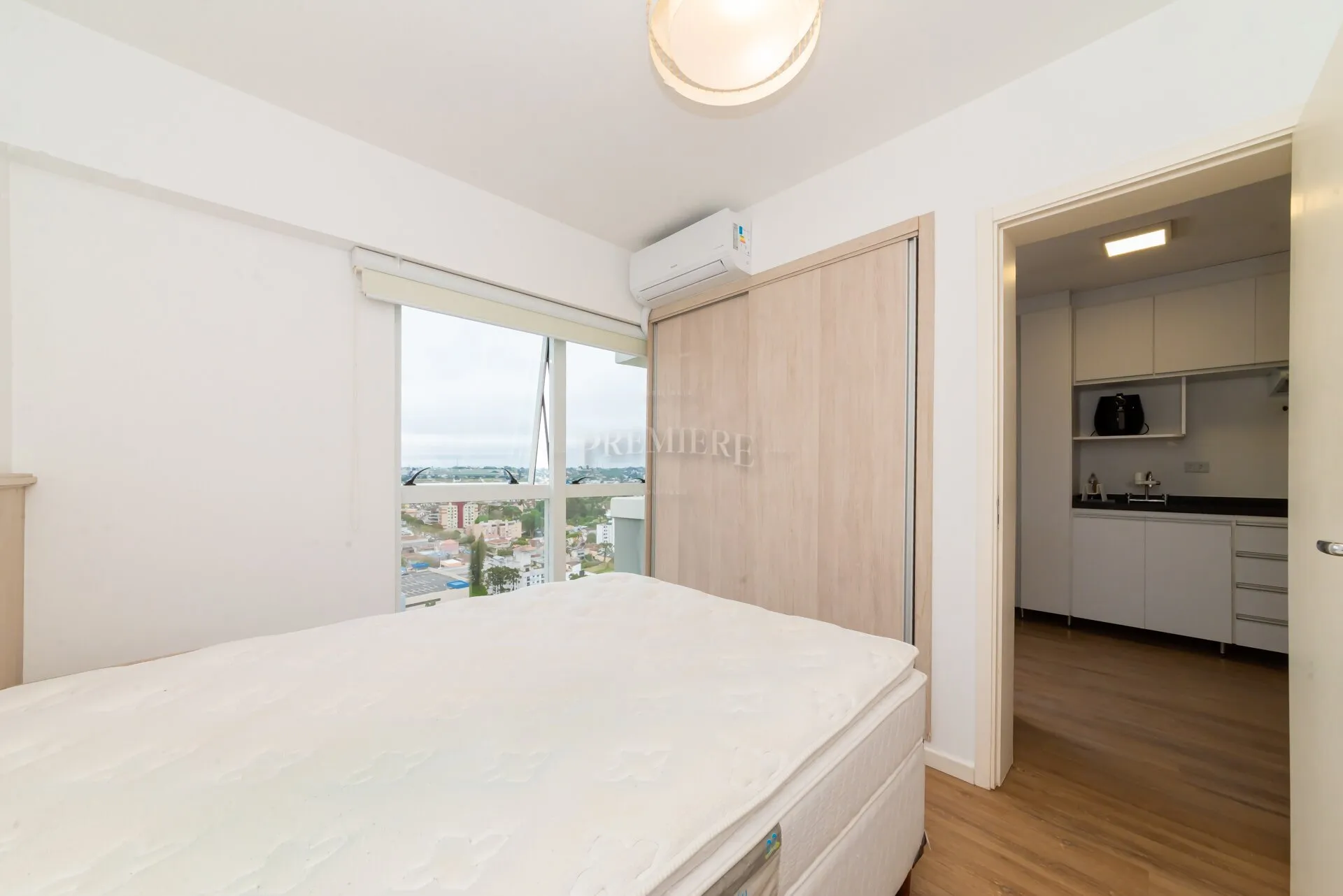 One-bedroom apartment with a washing machine in Curitiba — photo 10