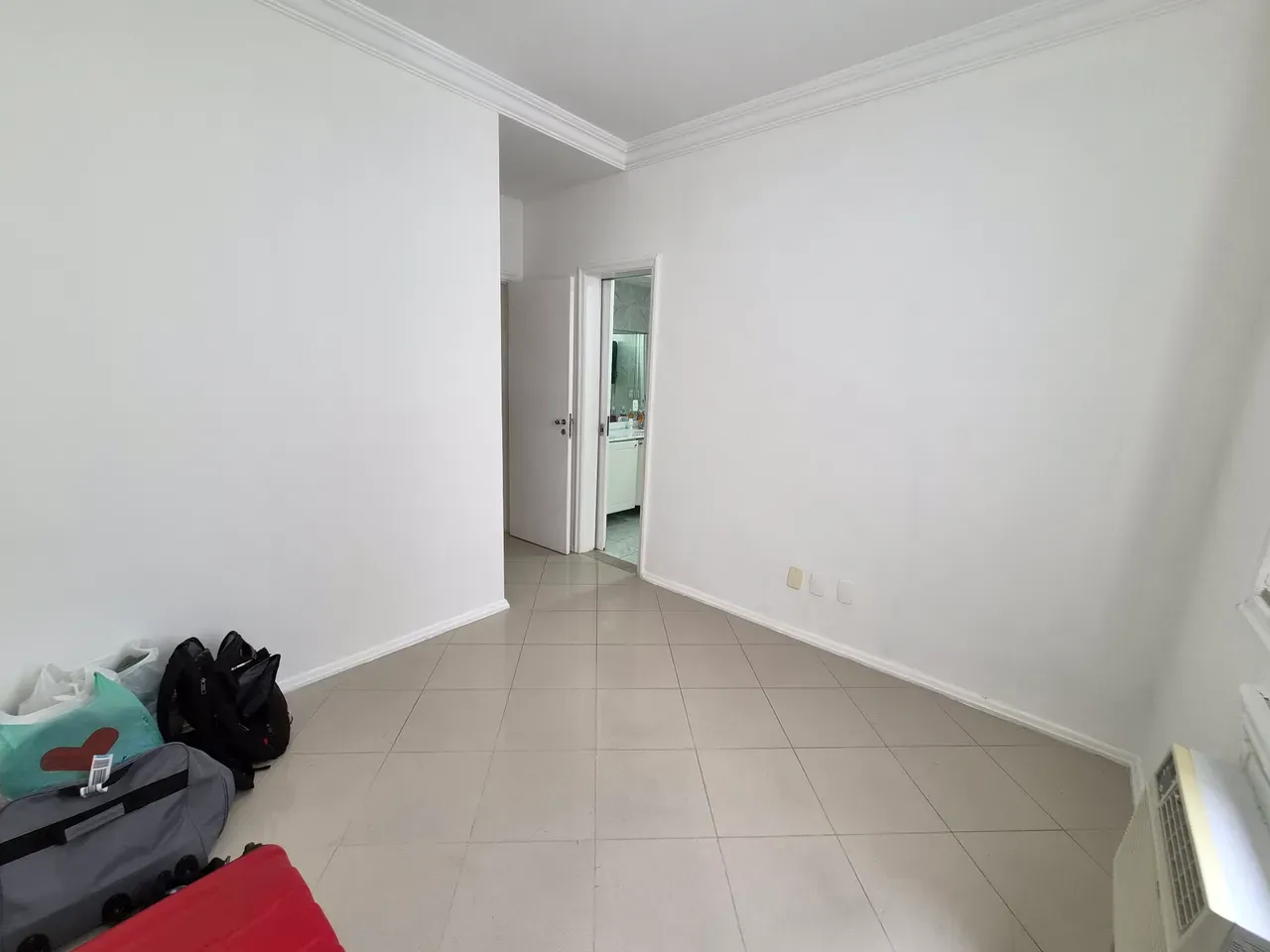 Furnished 120 m² apartment with 3 bedrooms and 3 bathrooms — photo 17