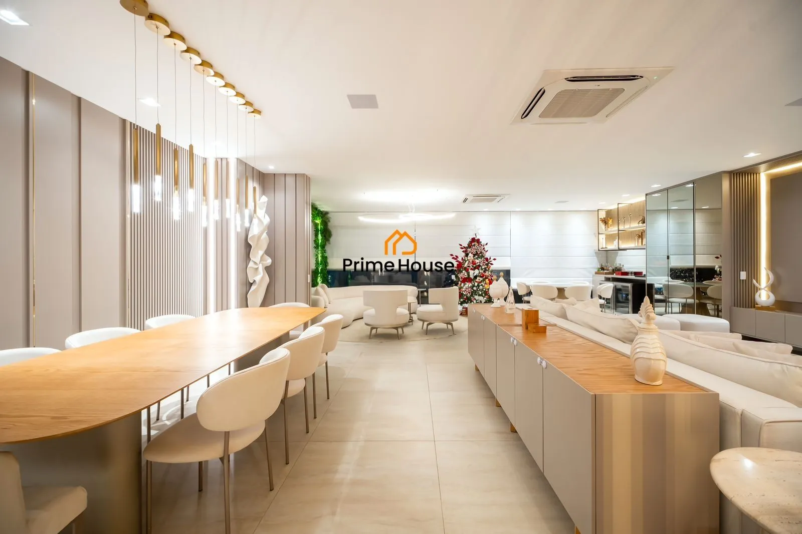 Furnished 4-bedroom apartment with 266 m² — photo 4