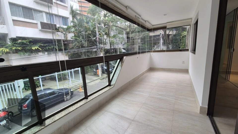Apartamento de 2 quartos com varanda envidraçada — photo 12