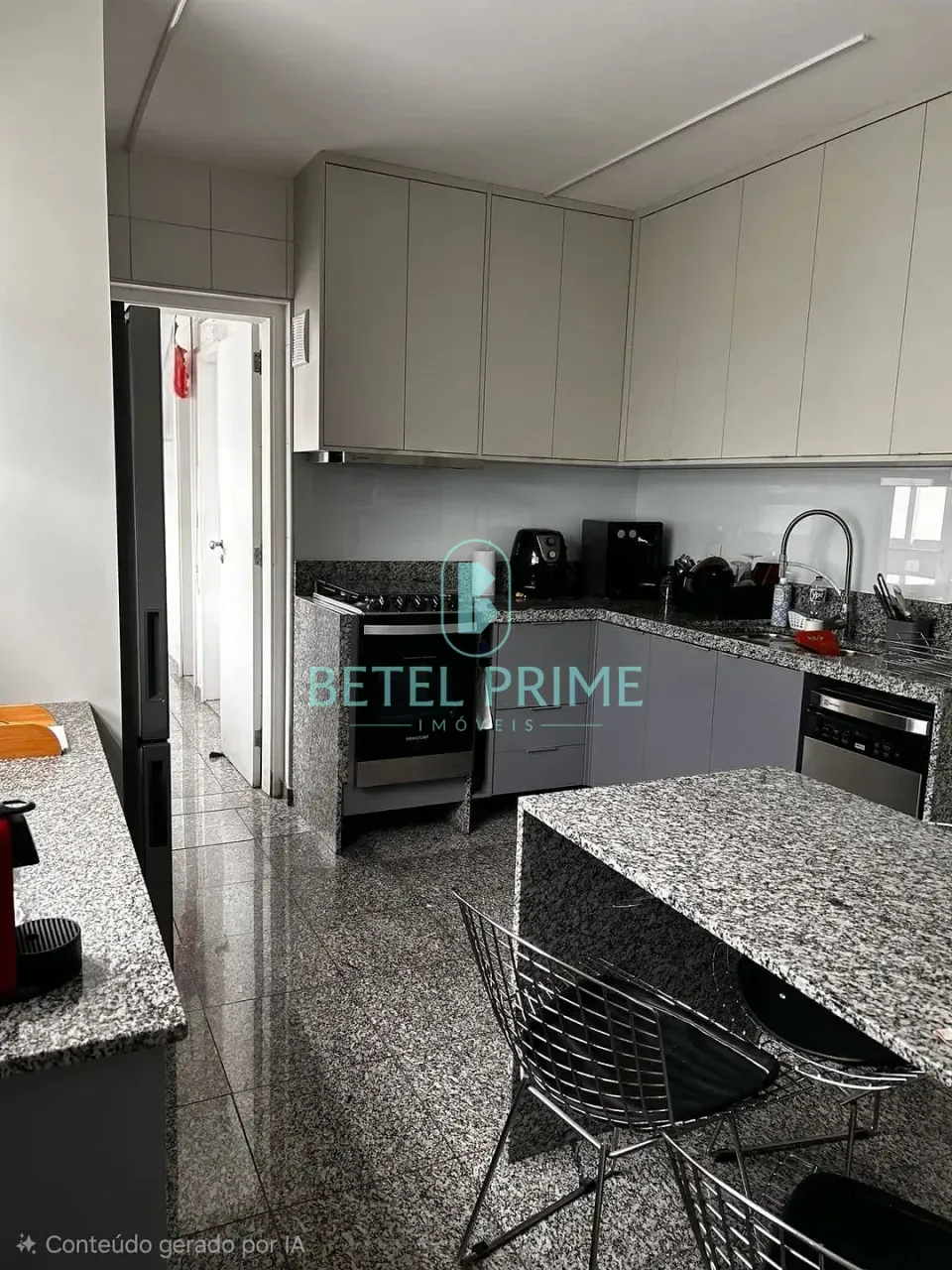 Unfurnished 3-bedroom rental apartment with a balcony — photo 20