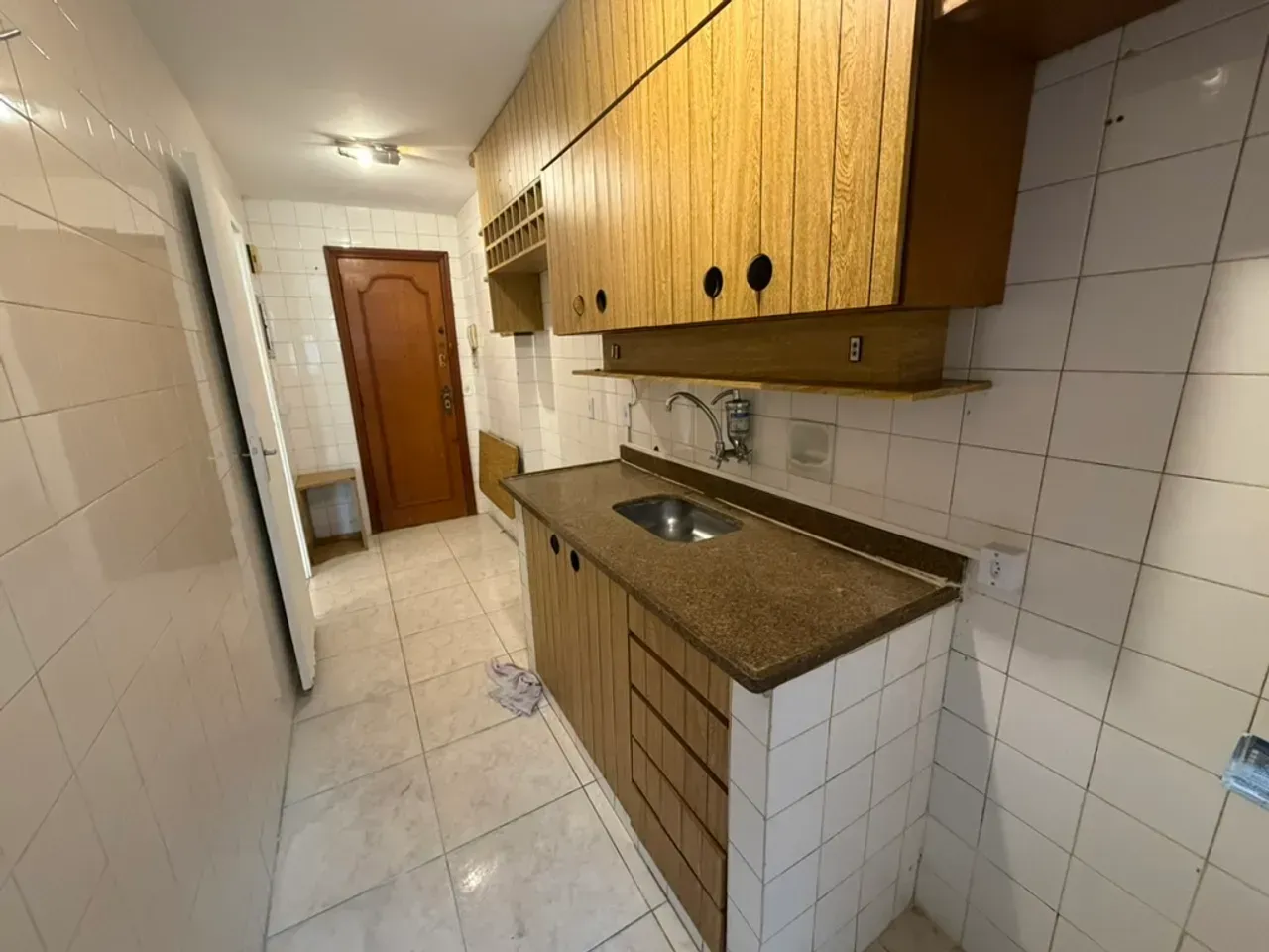 Unfurnished 2-bedroom apartment with parking spot — photo 10