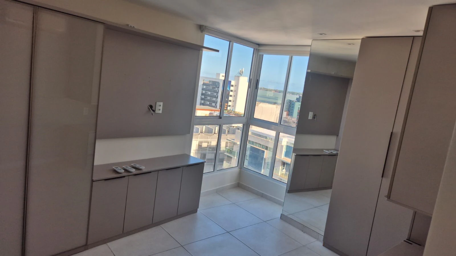 Apartment, 94 m², with a glass-enclosed balcony
