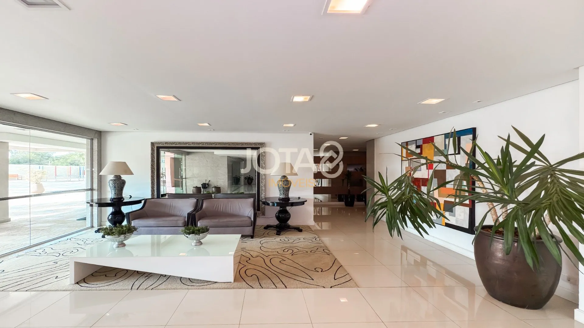 Furnished apartment, 267 m², with floor-to-ceiling windows — photo 37