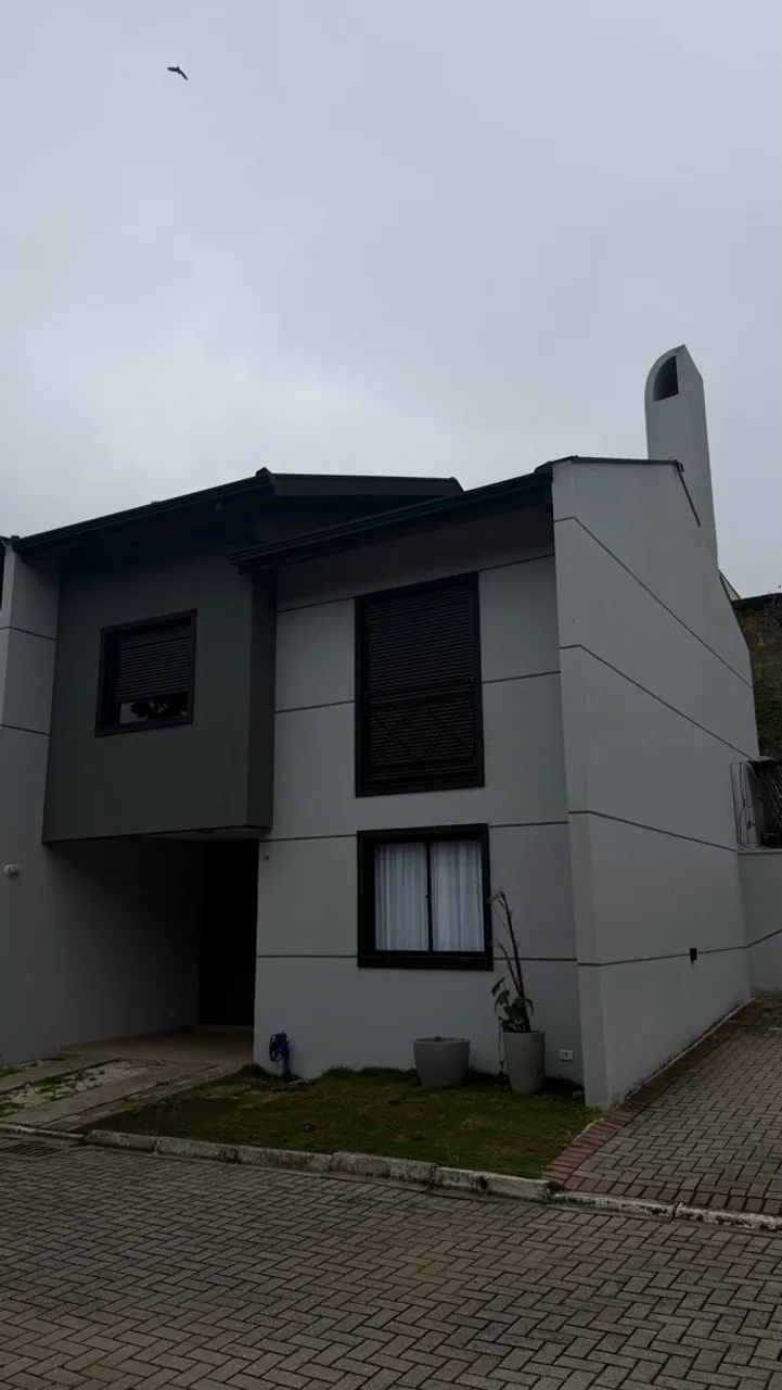 3-bedroom house with a home office in Curitiba