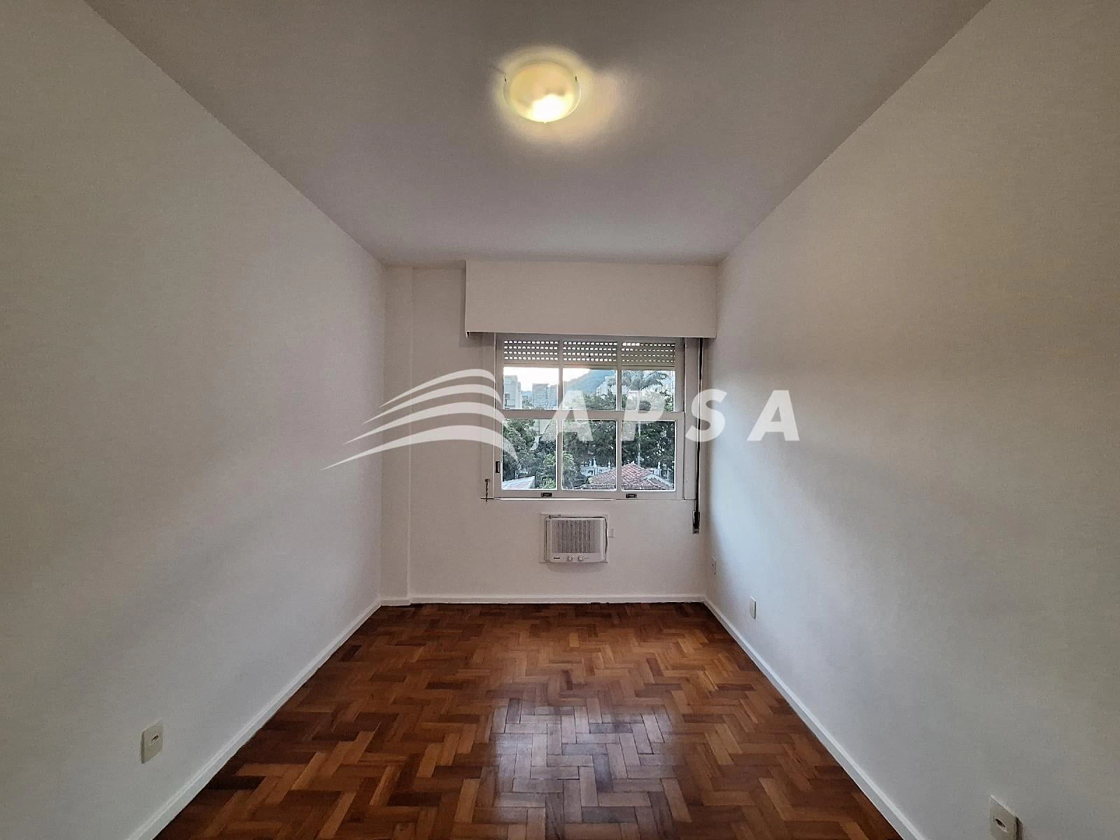 2-bedroom apartment with a mountain view — photo 9