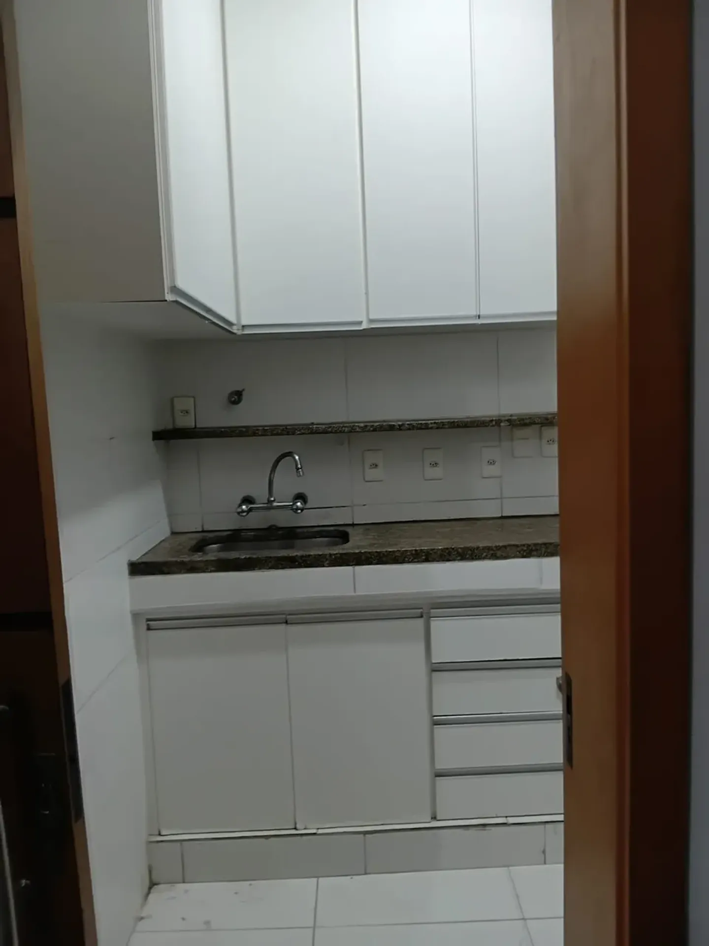 75 m² apartment with a walk-in closet and a home office — photo 7