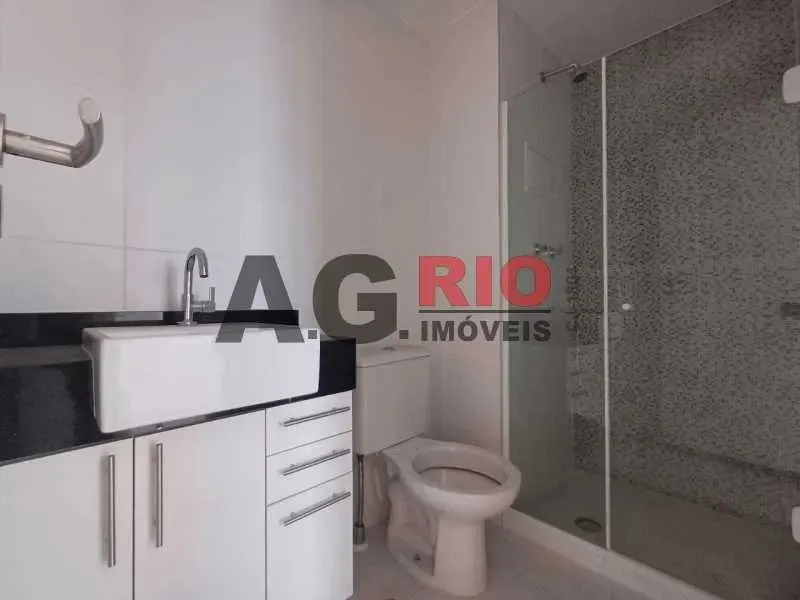 3-bedroom rental apartment with balcony and views — photo 17