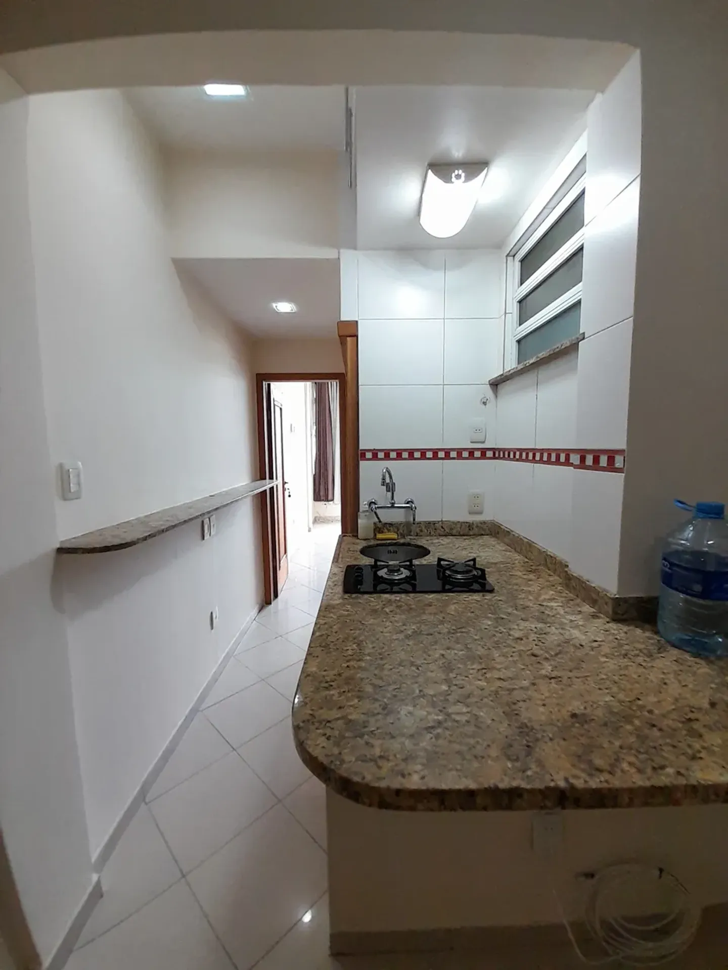 One-bedroom apartment with a washing machine — photo 11