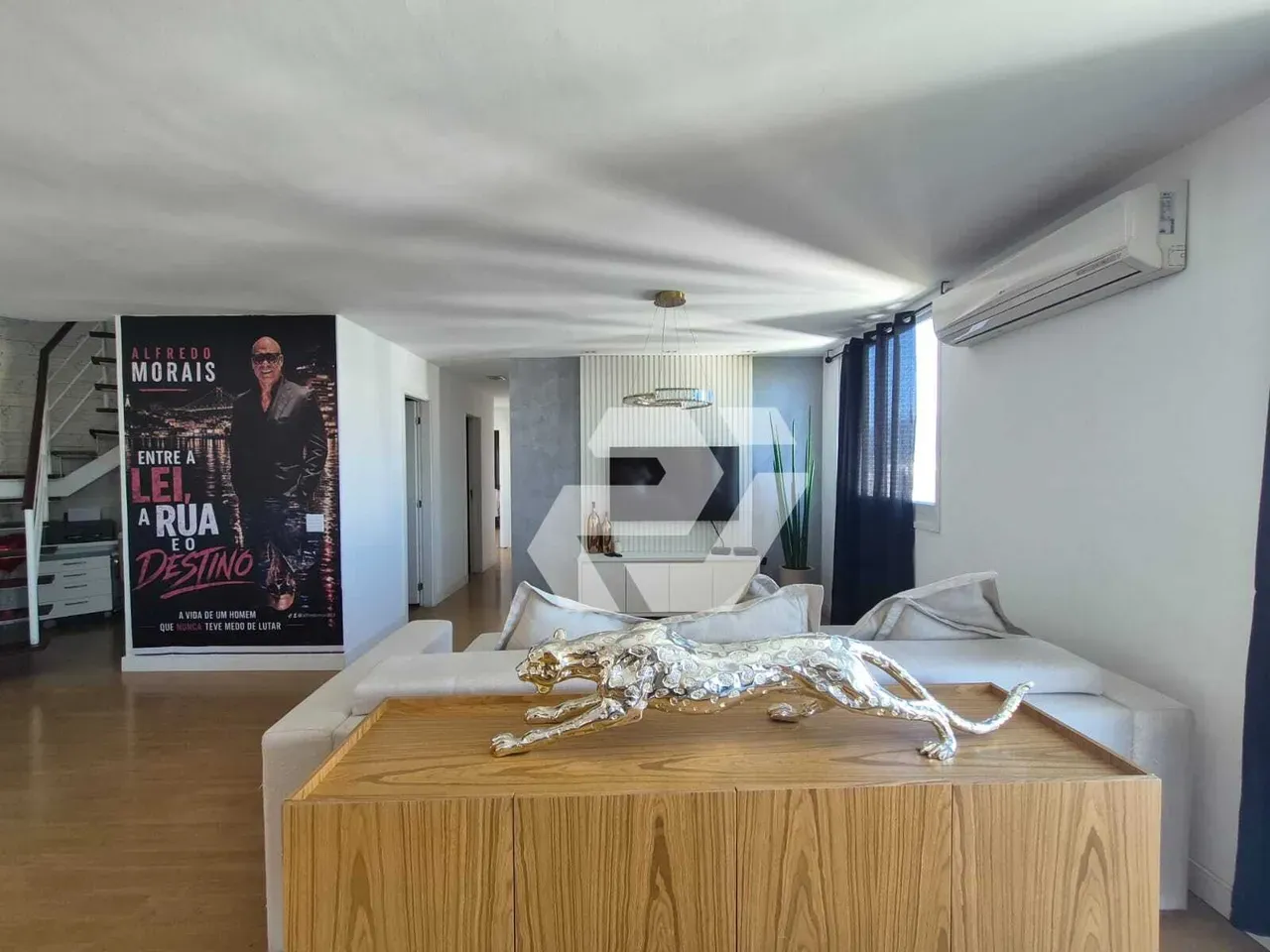 Furnished 4-bedroom apartment with building pool — photo 5