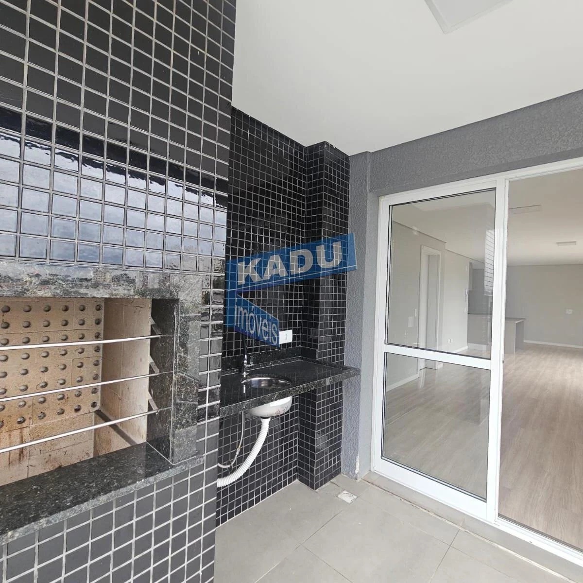 Квартира 123 м² с 3 спальнями и 1 местом