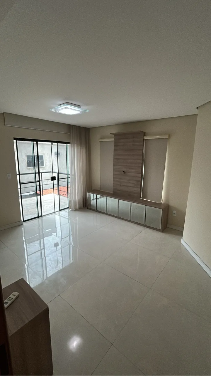 Casa com 3 quartos e 5 banheiros com cozinha integrada — photo 17