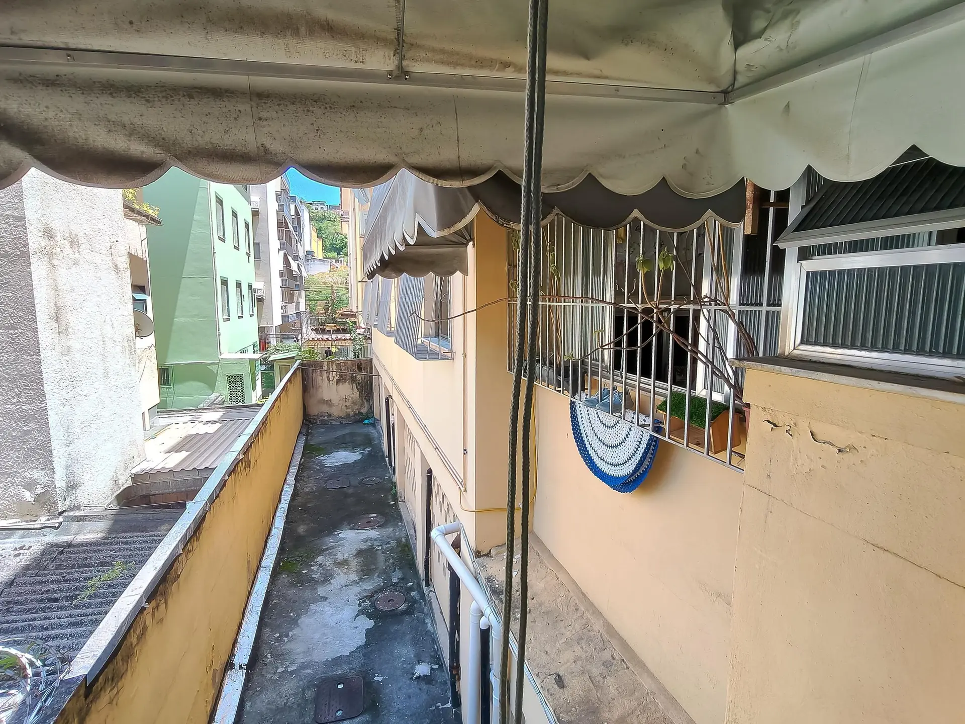 Furnished 3-bedroom apartment with 2 bathrooms — photo 36