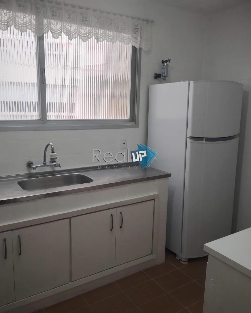Home office in a 3-bedroom apartment, 129 m² — photo 9