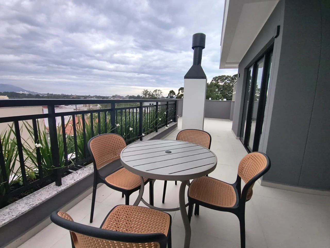 Furnished apartment, 32 m², with floor-to-ceiling windows — photo 25