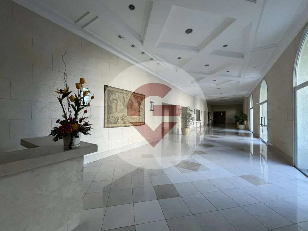 Furnished 200 m² apartment with 3 bedrooms and a suite — photo 15