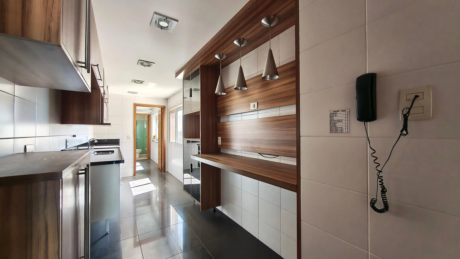 Apartamento com 3 suítes e fogão a gás na cozinha — photo 6