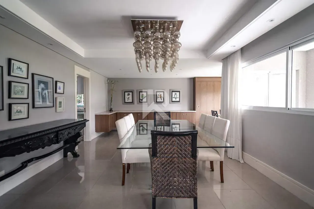 Casa con 4 suites y balcón con parrilla, 464 m² — photo 9
