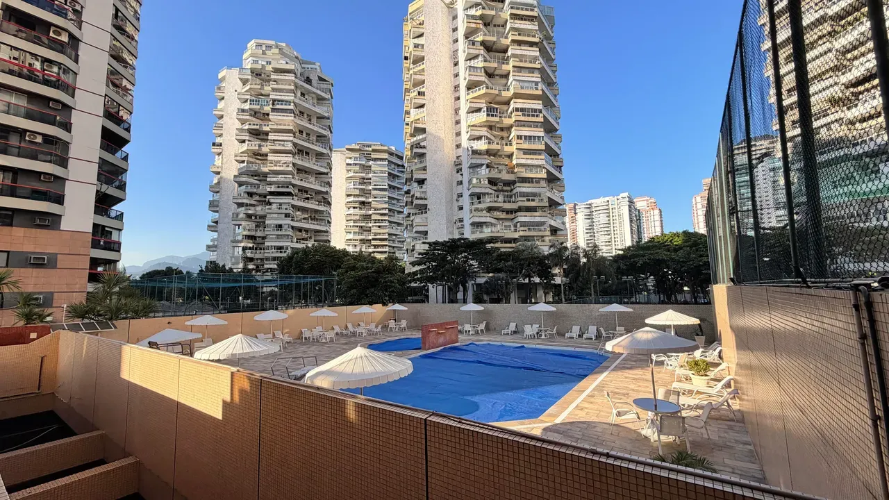 4-bedroom apartment with glassed-in balcony and 2 parking — photo 25