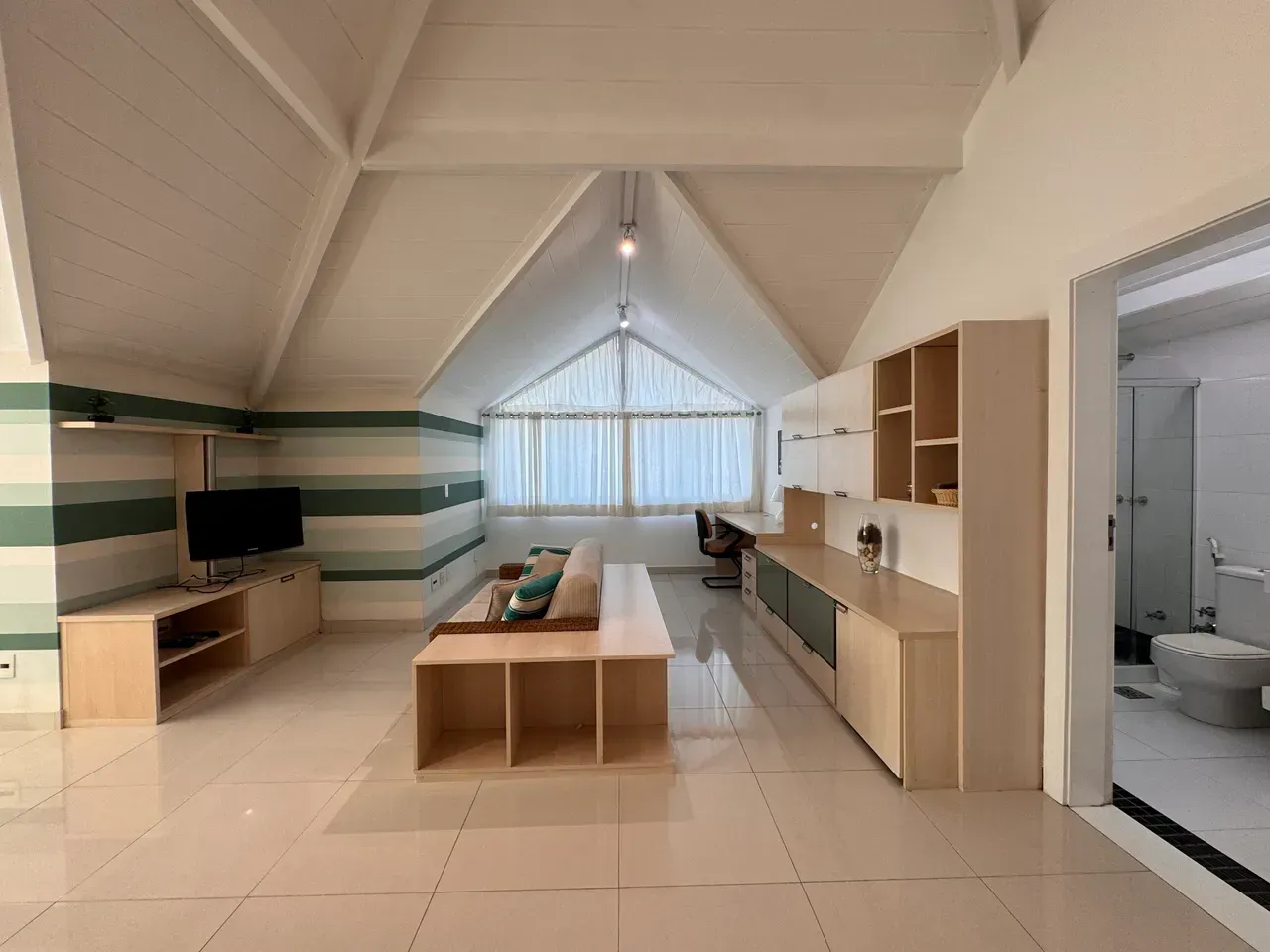 Furnished 800 m² house on the 4th floor with 8 parking spots — photo 56
