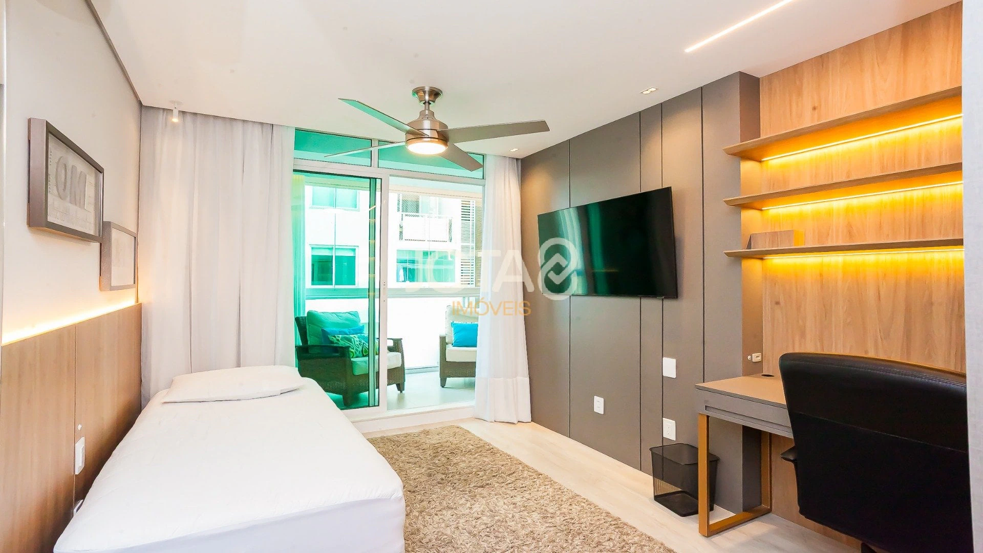 199 m² apartment with 2 bedrooms and a suite, 2 parking — photo 29