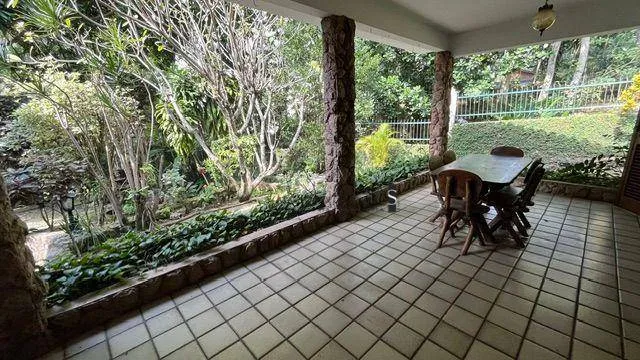 Furnished house, 395 m², with a glass-enclosed balcony — photo 8