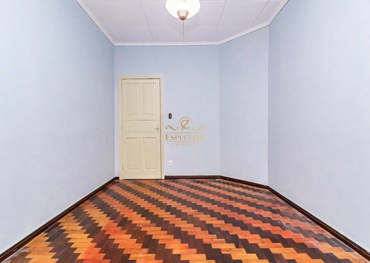 Bañera y 3 dormitorios: casa de 145 m² — photo 6