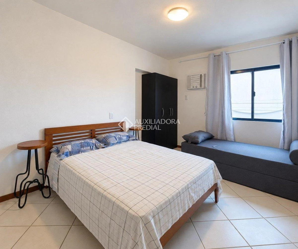 2-bedroom apartment with a washing machine in Florianópolis — photo 10