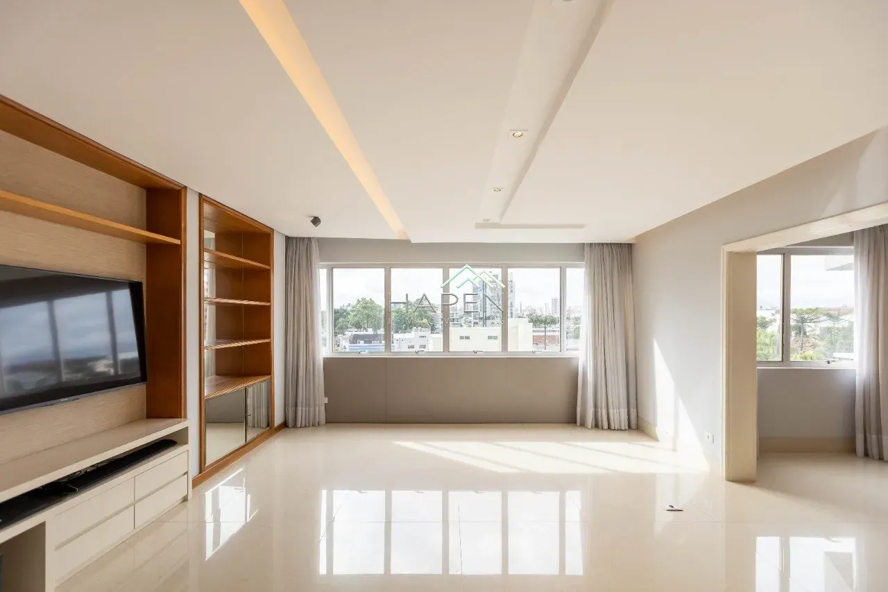 Apartamento de 331 m² com 2 suítes e 2 vagas — photo 2