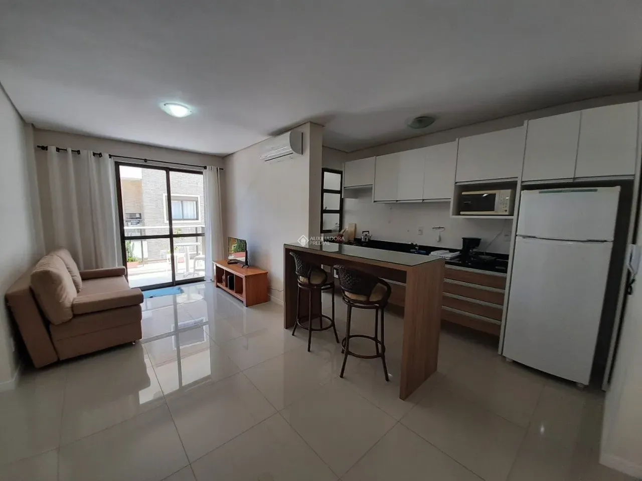 Apartment on the 3rd floor with a grill on the balcony