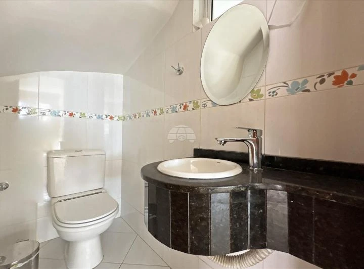 House with 4 bedrooms, 1 en-suite and 3 parking spots — photo 6